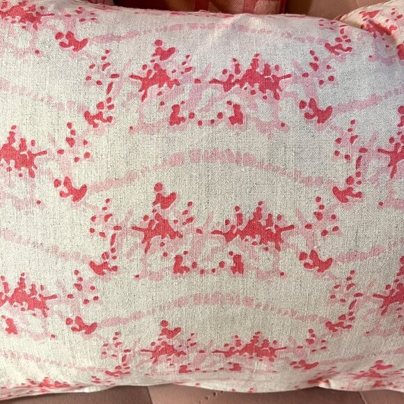 John Robshaw HTF Pink Cream Coral Throw Pillows Set Of 2 w/Down Inserts Scarce - Picture 2 of 10